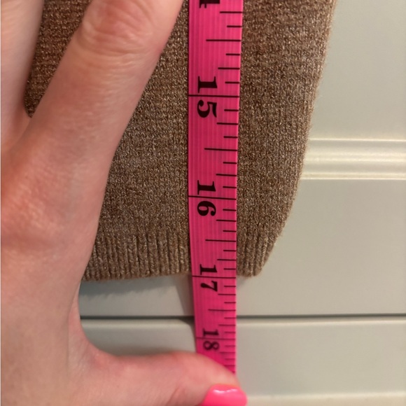 Abercrombie & Fitch Cozy Knit Cropped Tank Top - Picture 5 of 5